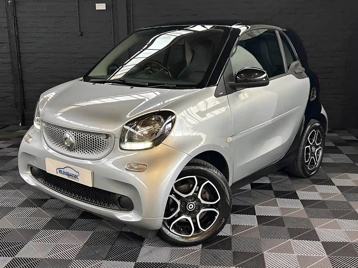 Used 2017 Smart Fortwo Prime Premium Cool Silver - Interior and Exterior details 5