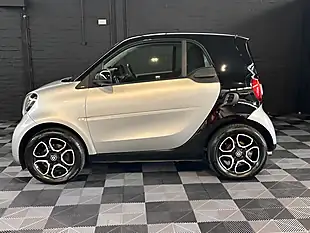 Used 2017 Smart Fortwo Prime Premium Cool Silver - Interior and Exterior details 6
