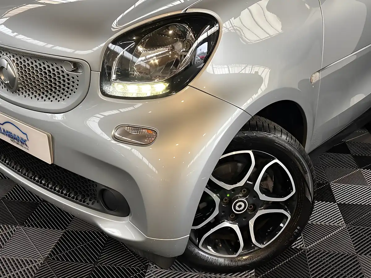 Used 2017 Smart Fortwo Prime Premium Cool Silver - Interior and Exterior details 7