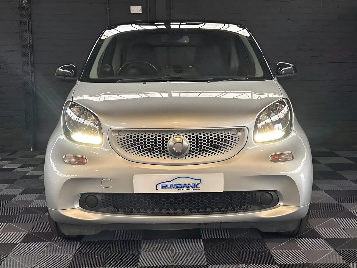Used 2017 Smart Fortwo Prime Premium Cool Silver - Interior and Exterior details 8