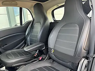 Used 2017 Smart Fortwo Prime (premium Plus) Black - Interior and Exterior details 19