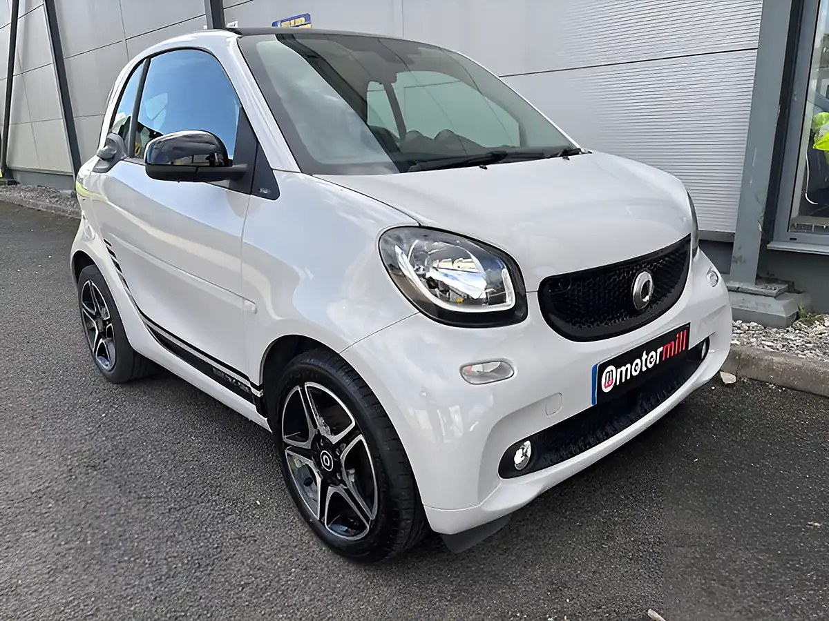 Used 2017 Smart Fortwo Prime (premium Plus) Black - Interior and Exterior details 2