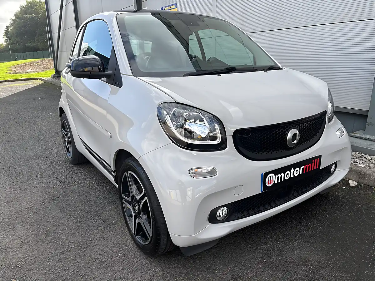 Used 2017 Smart Fortwo Prime (premium Plus) Black - Interior and Exterior details 3
