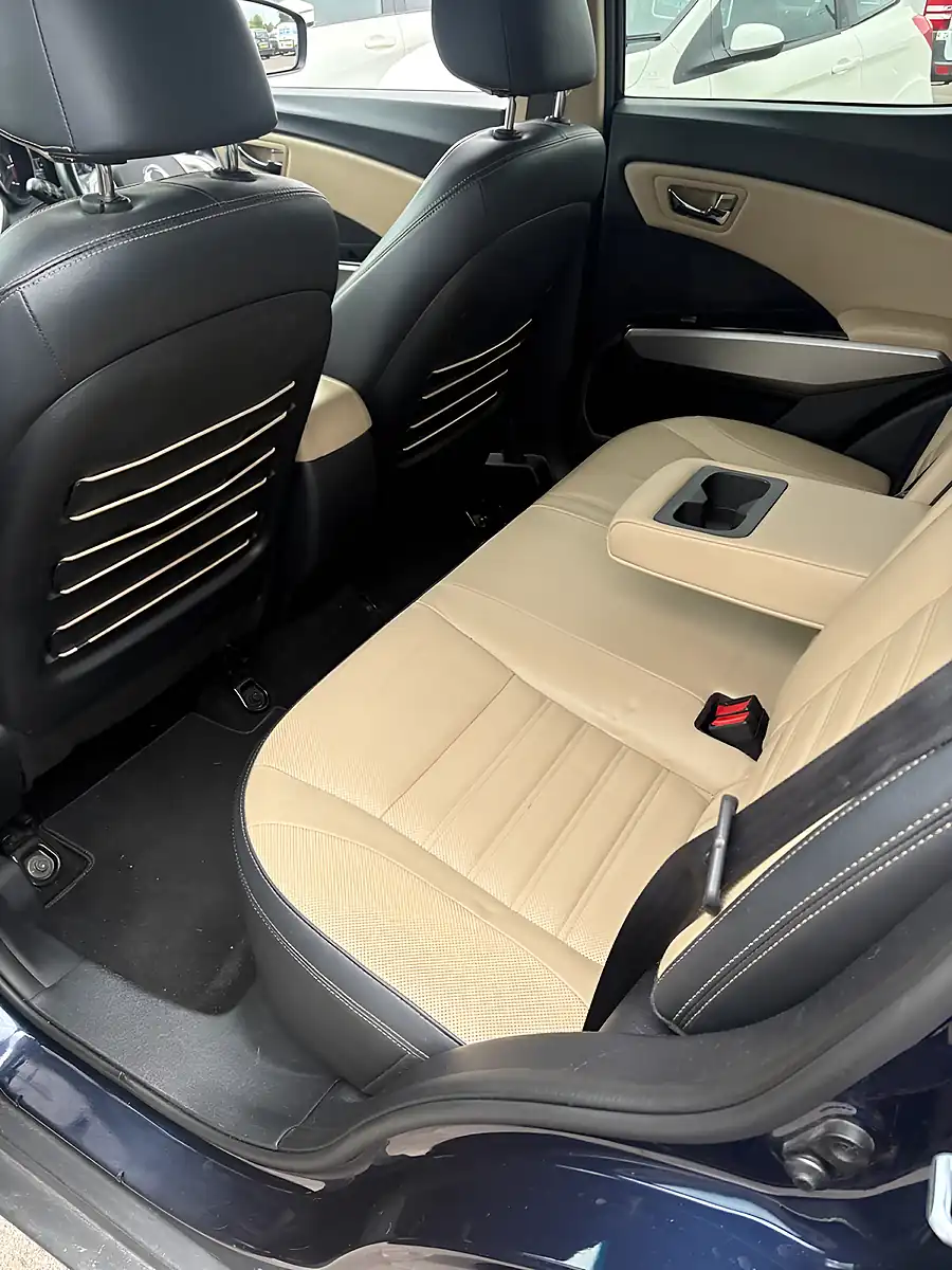 Used 2017 Ssangyong Tivoli Elx Red Edition Blue - Interior and Exterior details 6