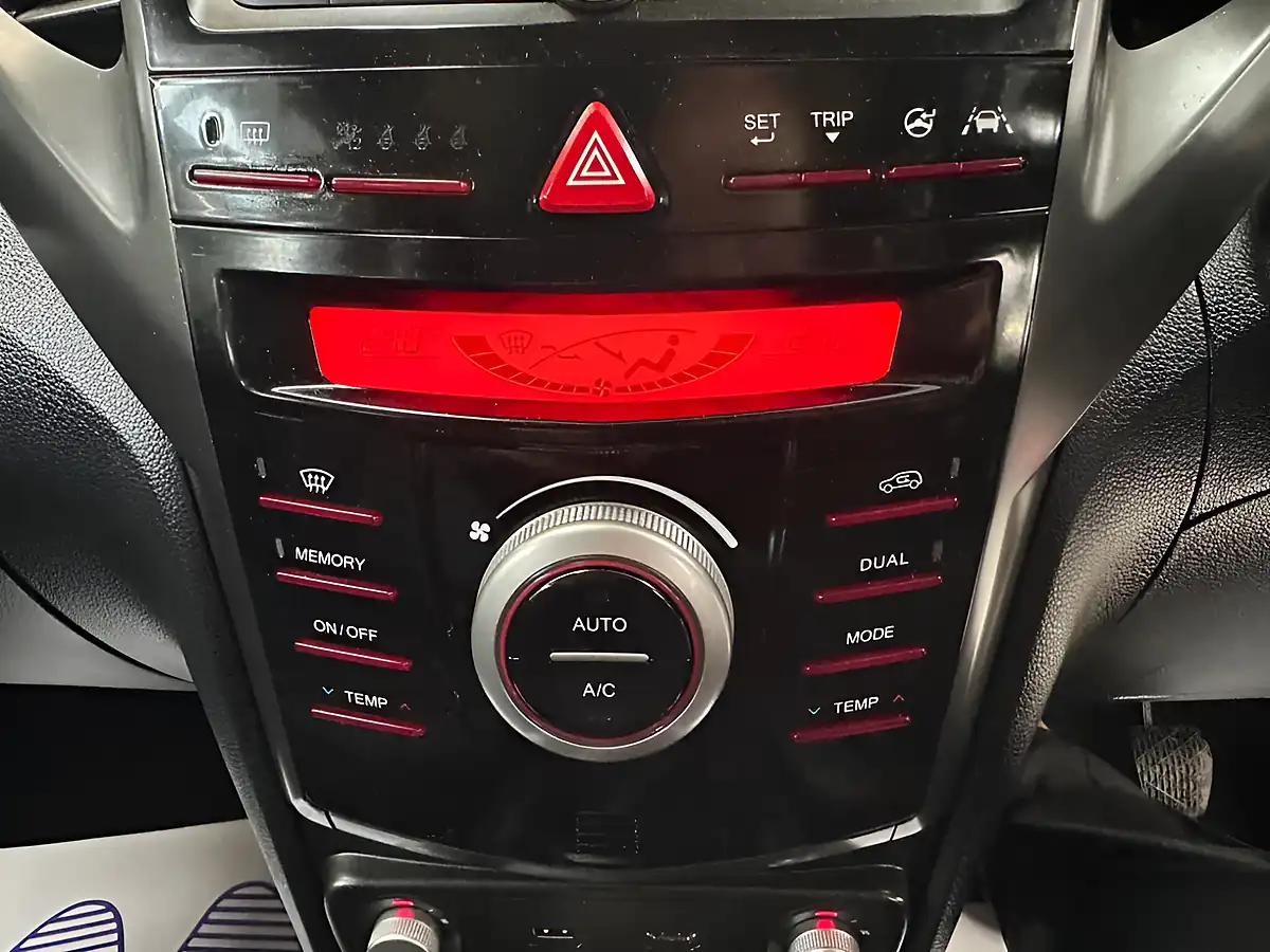 Used 2017 Ssangyong Tivoli Elx Red - Interior and Exterior details 11