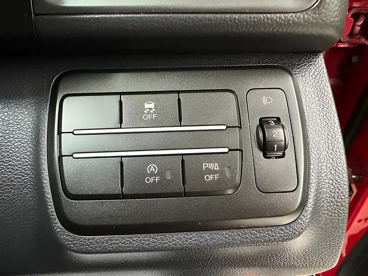 Used 2017 Ssangyong Tivoli Elx Red - Interior and Exterior details 12