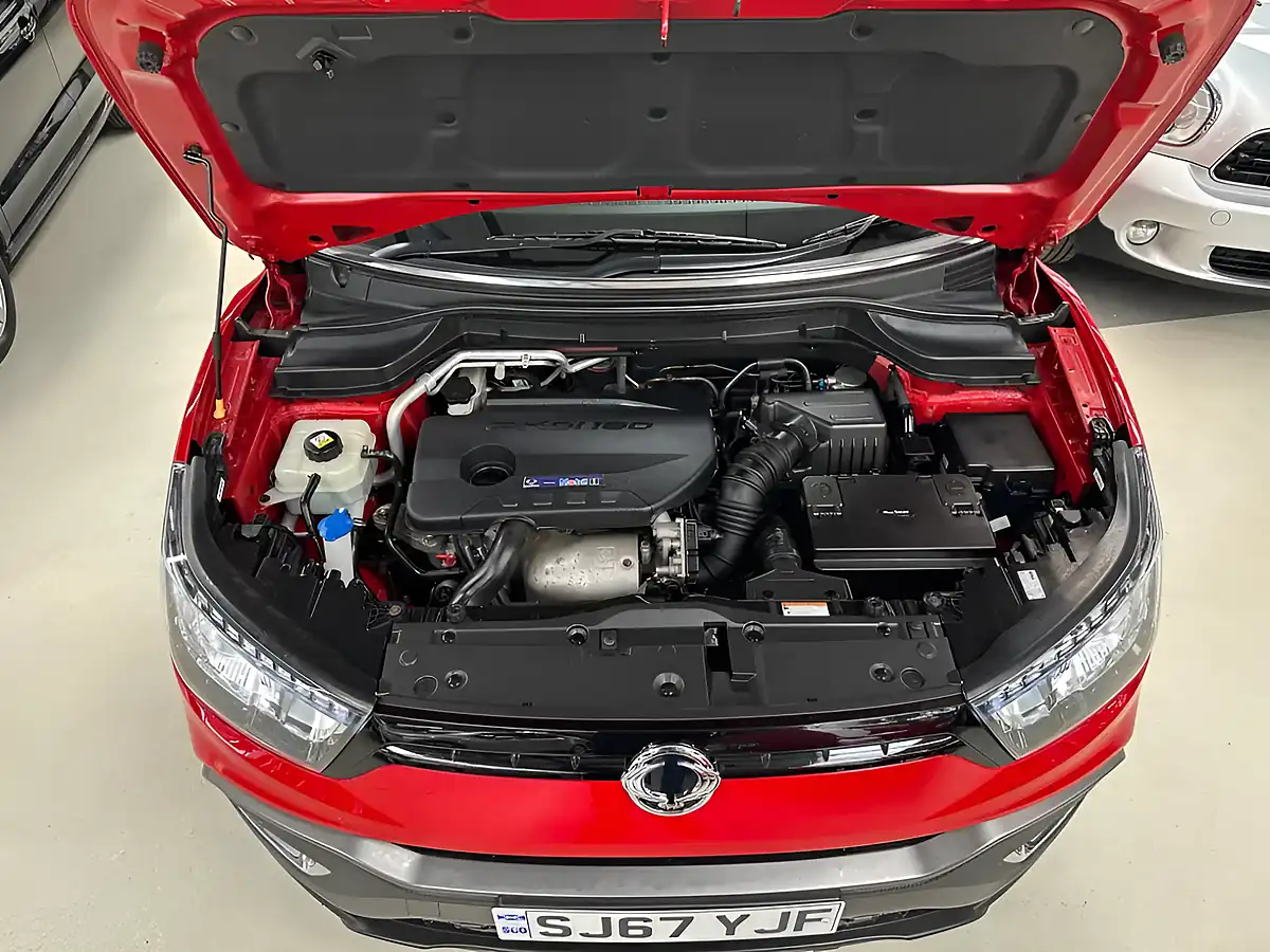 Used 2017 Ssangyong Tivoli Elx Red - Interior and Exterior details 17