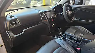 Used 2017 Ssangyong Tivoli Xlv Elx Silver - Interior and Exterior details 11