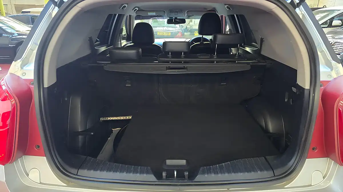 Used 2017 Ssangyong Tivoli Xlv Elx Silver - Interior and Exterior details 12