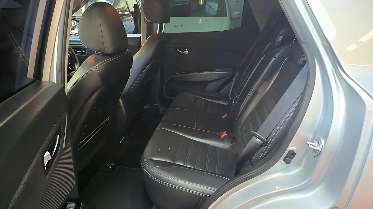 Used 2017 Ssangyong Tivoli Xlv Elx Silver - Interior and Exterior details 13