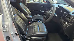 Used 2017 Ssangyong Tivoli Xlv Elx Silver - Interior and Exterior details 5