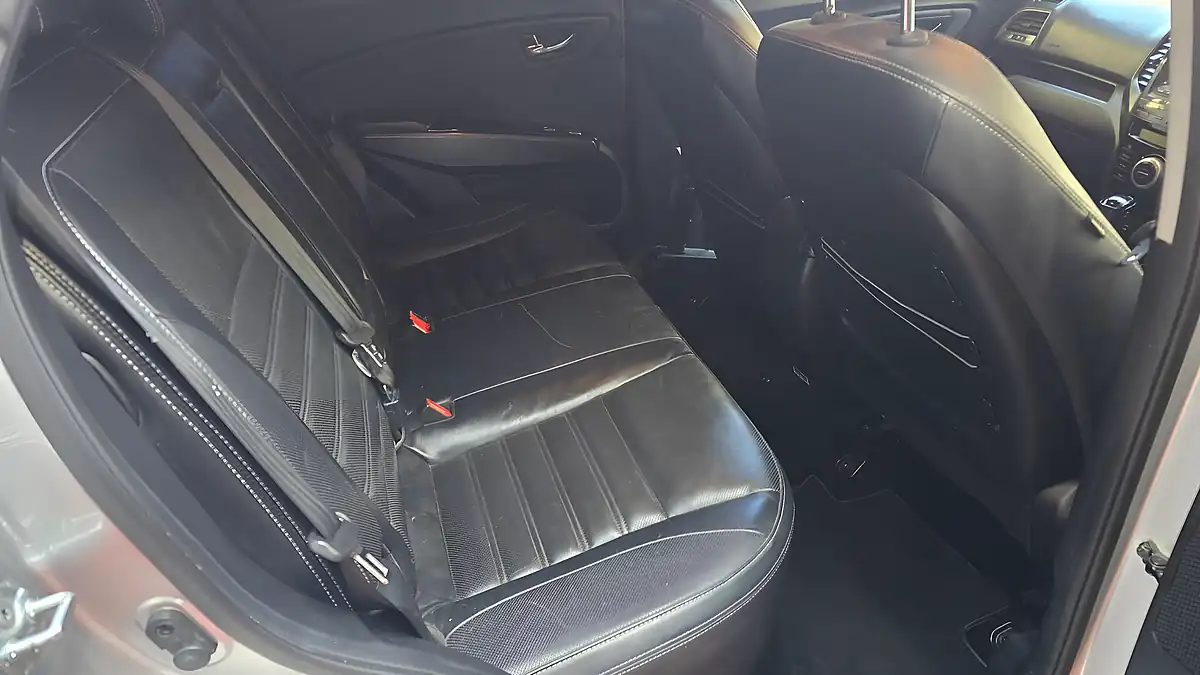 Used 2017 Ssangyong Tivoli Xlv Elx Silver - Interior and Exterior details 6