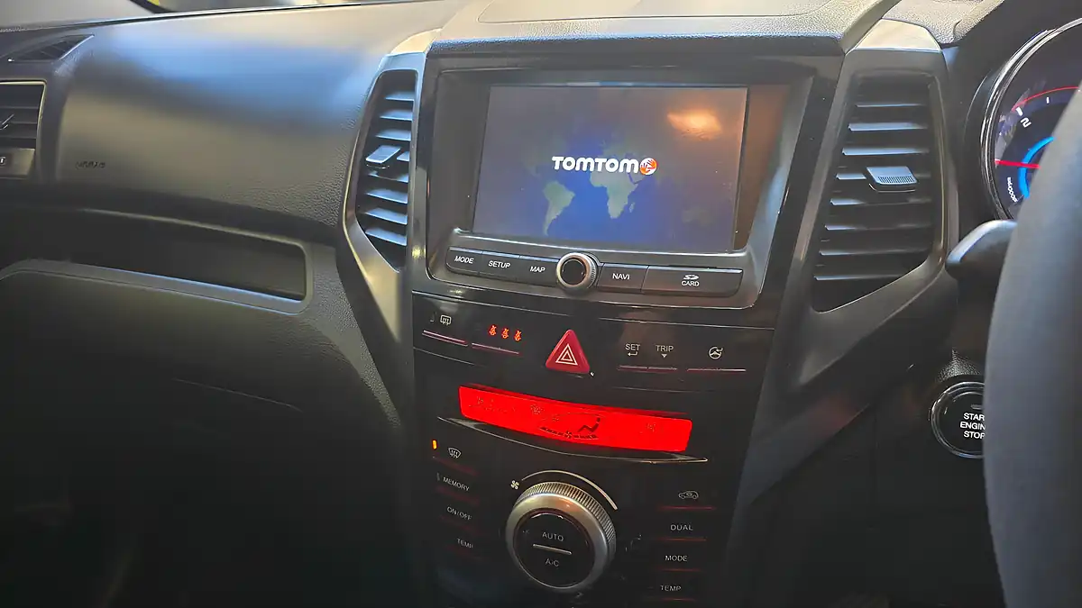 Used 2017 Ssangyong Tivoli Xlv Elx Silver - Interior and Exterior details 7