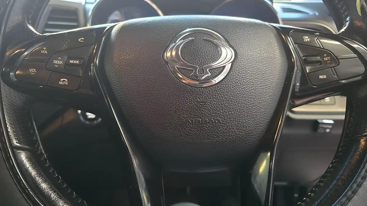 Used 2017 Ssangyong Tivoli Xlv Elx Silver - Interior and Exterior details 8