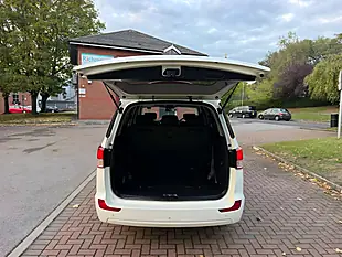Used 2017 Ssangyong Turismo Elx White - Interior and Exterior details 10