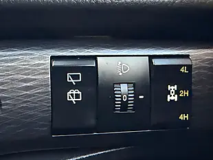Used 2017 Ssangyong Turismo Elx White - Interior and Exterior details 16