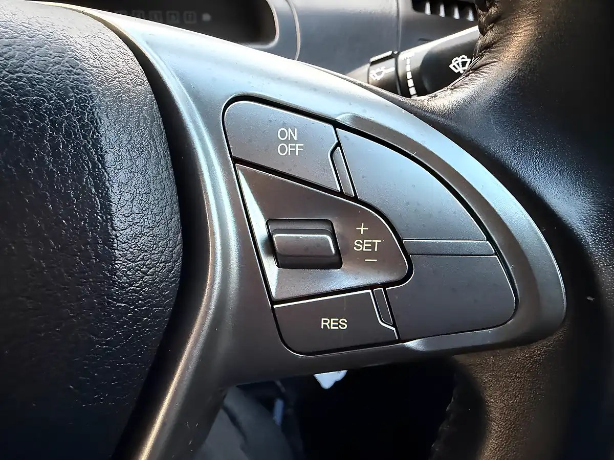 Used 2017 Ssangyong Turismo Elx White - Interior and Exterior details 17