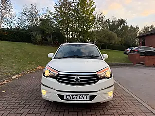 Used 2017 Ssangyong Turismo Elx White - Interior and Exterior details 3