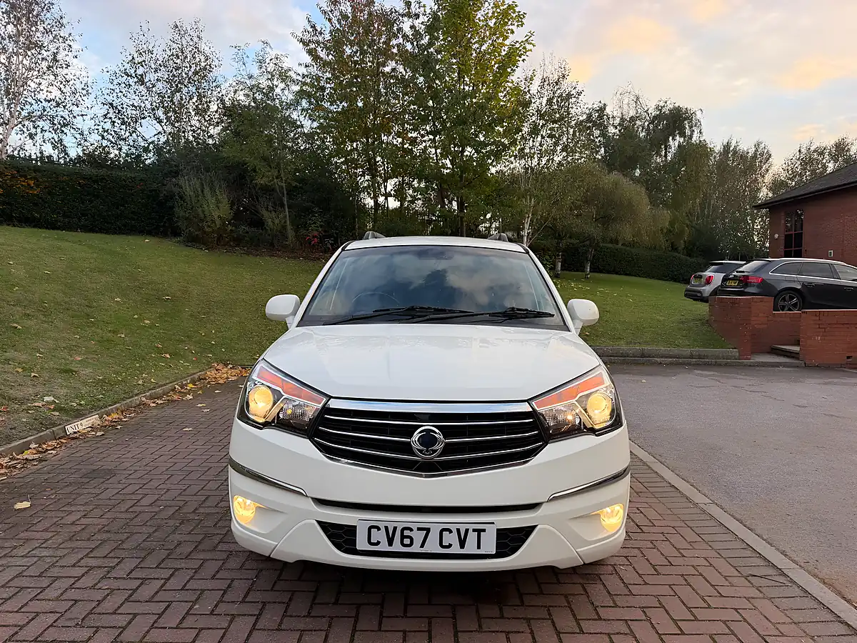 Used 2017 Ssangyong Turismo Elx White - Interior and Exterior details 3