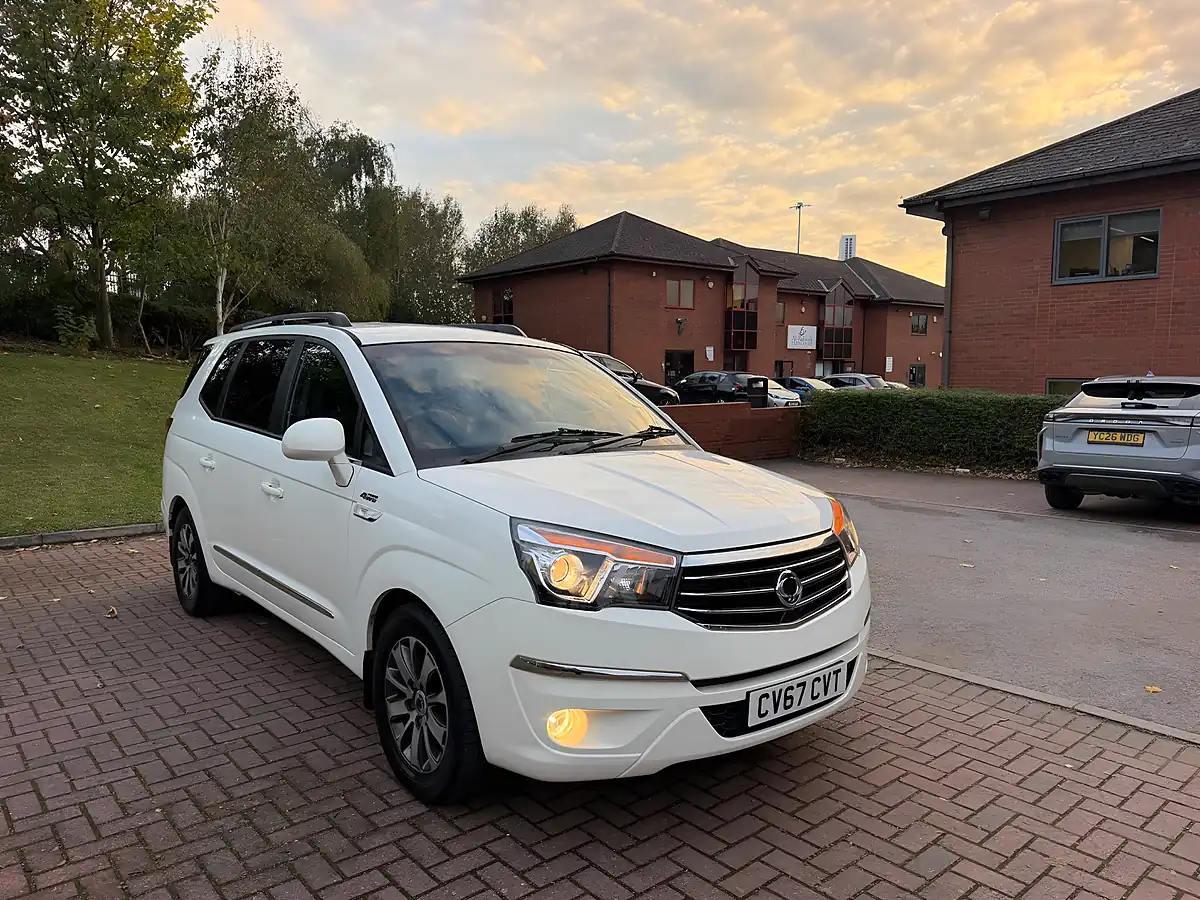 Used 2017 Ssangyong Turismo Elx White - Interior and Exterior details 9
