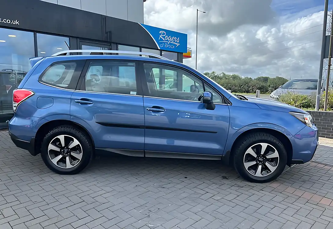 Used 2017 Subaru Forester Xe Premium Marine Blue - Interior and Exterior details 5
