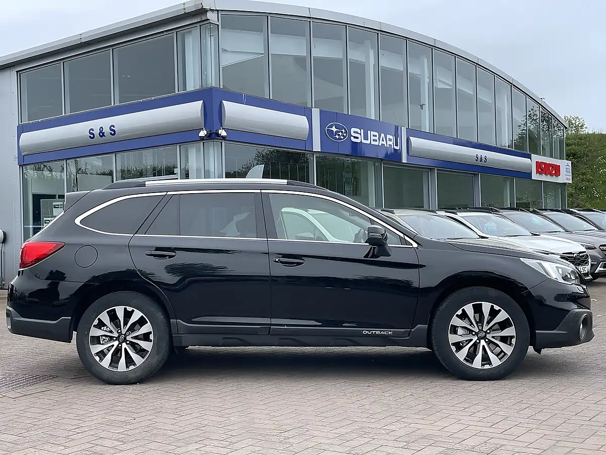 Used 2017 Subaru Outback Se Premium Black - Interior and Exterior details 3