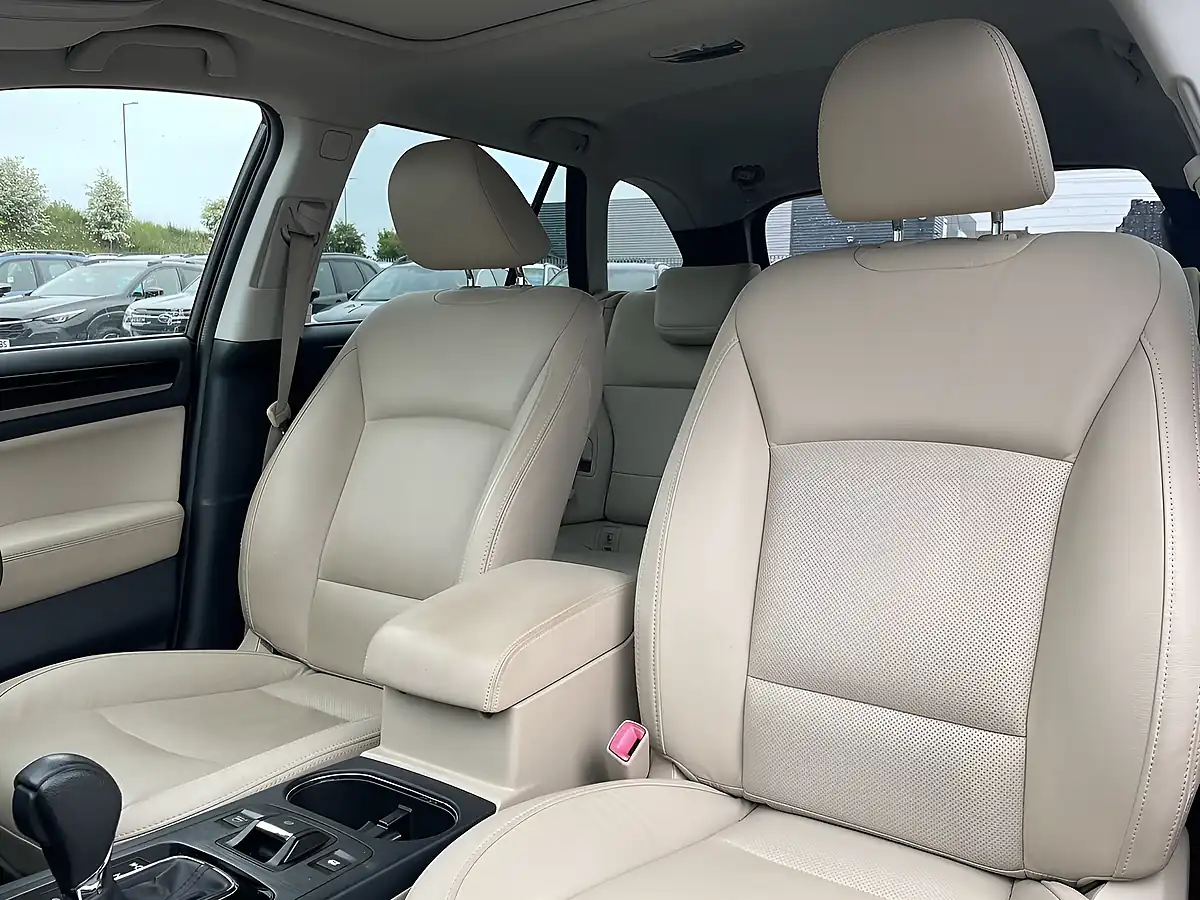 Used 2017 Subaru Outback Se Premium Black - Interior and Exterior details 9