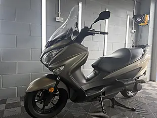 Used 2017 Suzuki Burgman 200 Silver - Interior and Exterior details 14