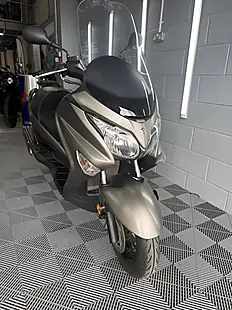 Used 2017 Suzuki Burgman 200 Silver - Interior and Exterior details 3
