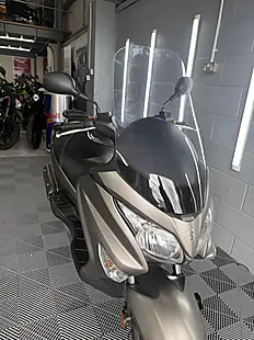 Used 2017 Suzuki Burgman 200 Silver - Interior and Exterior details 4