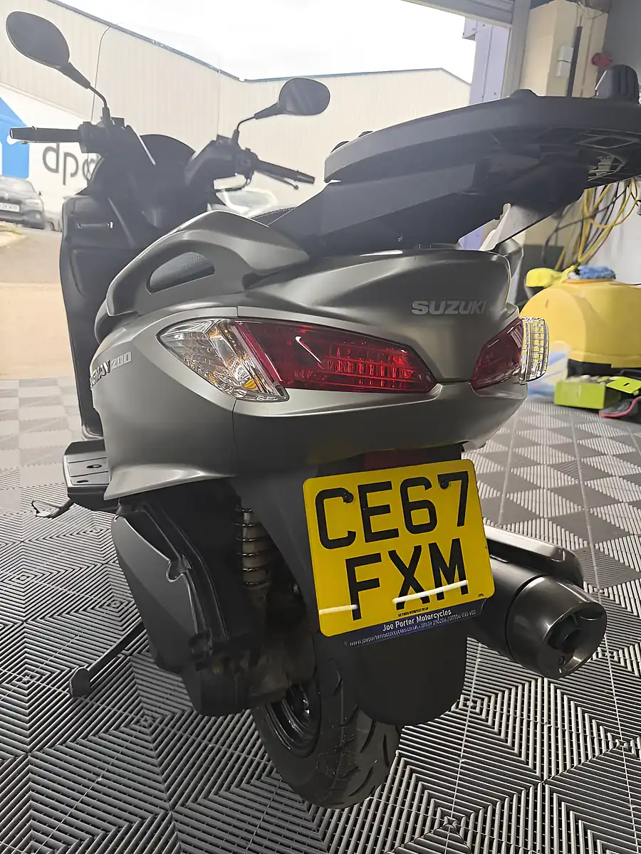 Used 2017 Suzuki Burgman 200 Silver - Interior and Exterior details 6