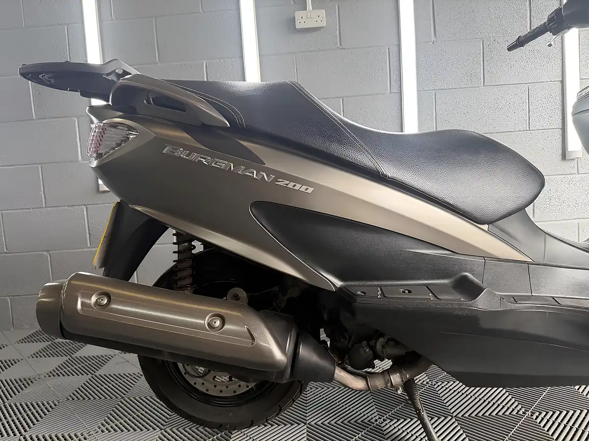 Used 2017 Suzuki Burgman 200 Silver - Interior and Exterior details 8