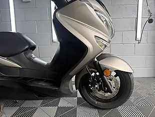 Used 2017 Suzuki Burgman 200 Silver - Interior and Exterior details 9