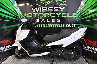 Used 2017 Suzuki Burgman 400 White - Interior and Exterior details 3