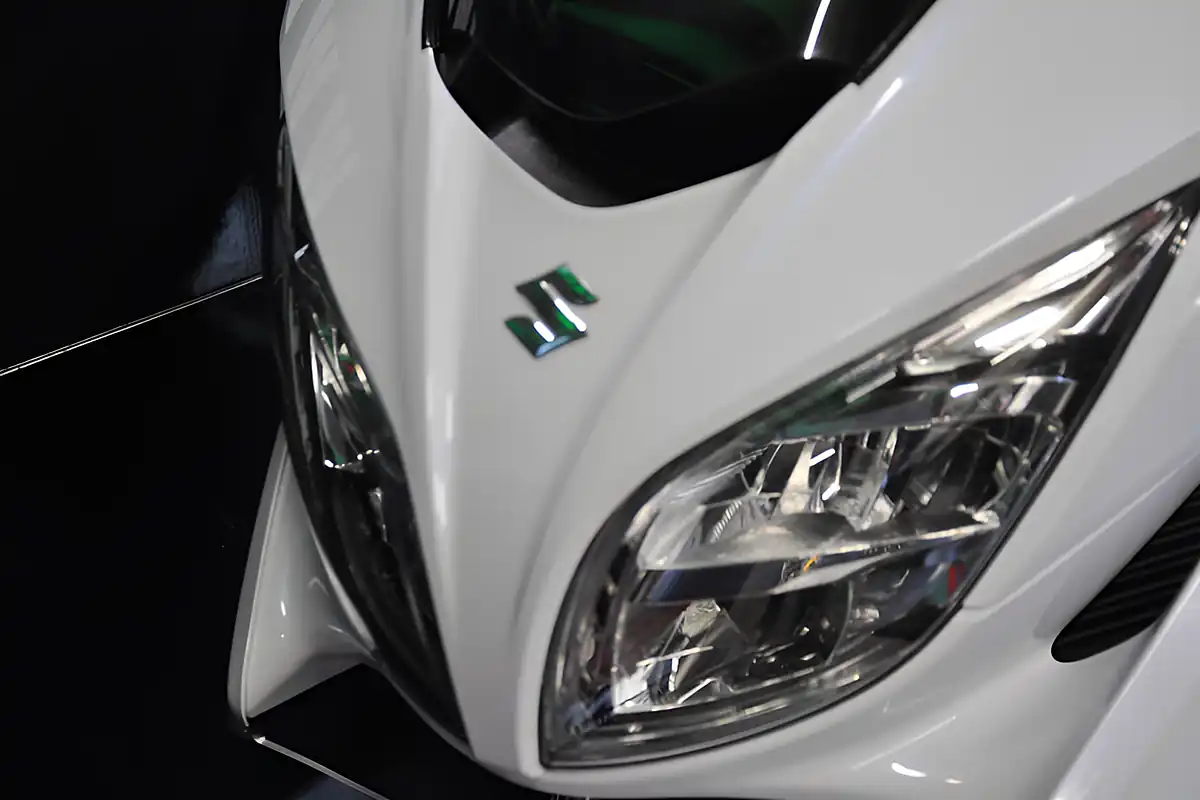 Used 2017 Suzuki Burgman 400 White - Interior and Exterior details 5