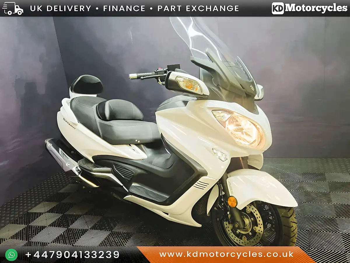 Used 2017 Suzuki Burgman an 650 Executive White - Front View