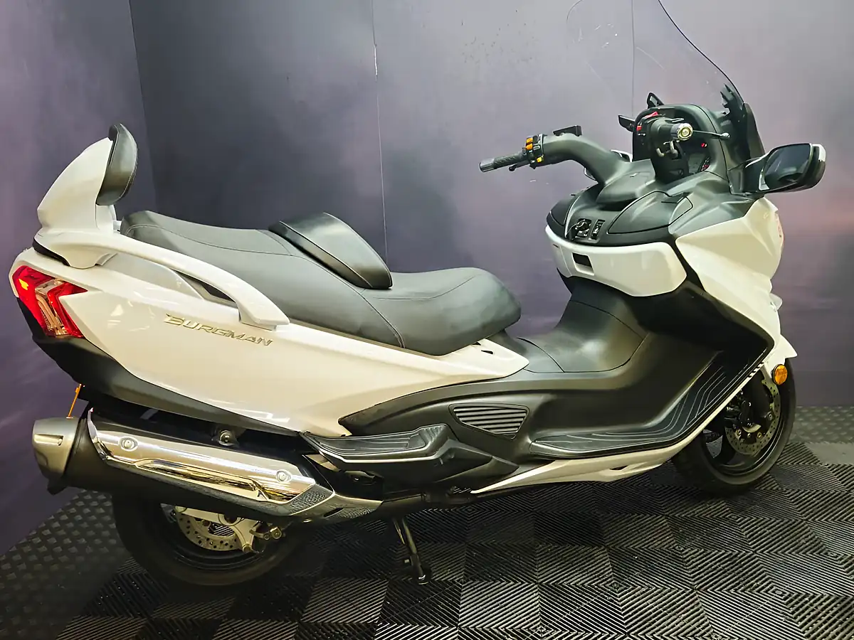 Used 2017 Suzuki Burgman an 650 Executive White - Interior and Exterior details 13