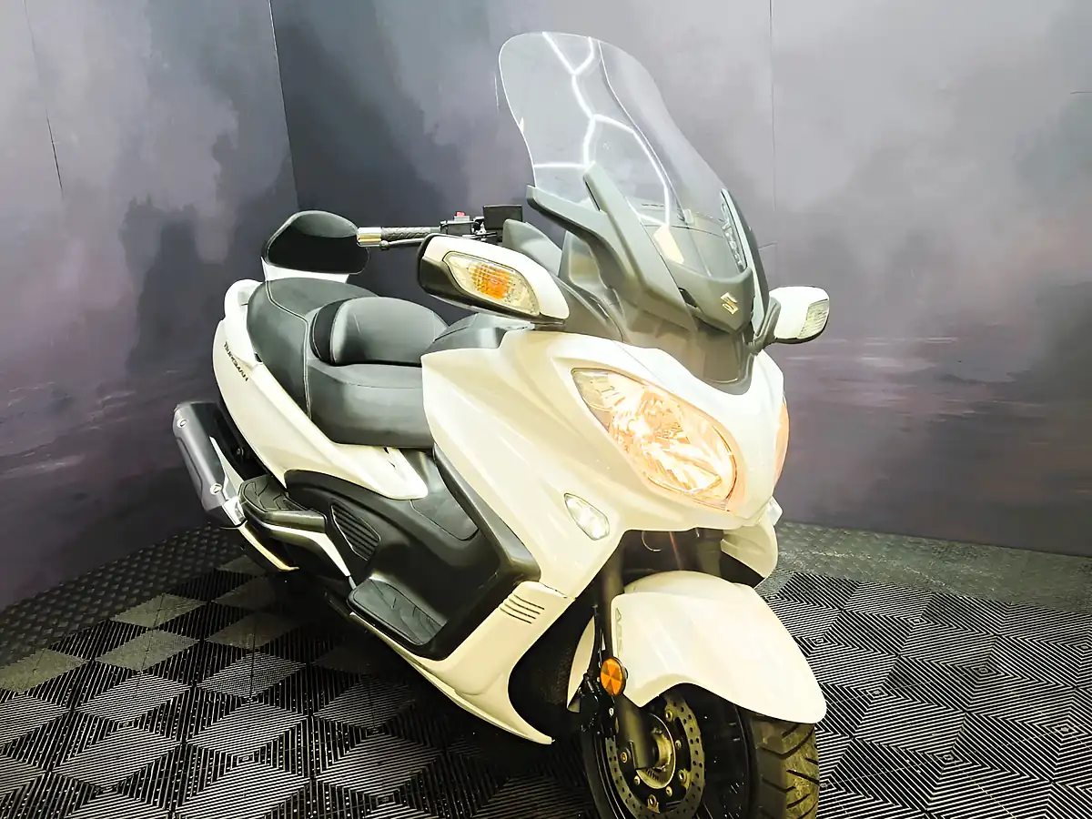 Used 2017 Suzuki Burgman an 650 Executive White - Interior and Exterior details 14