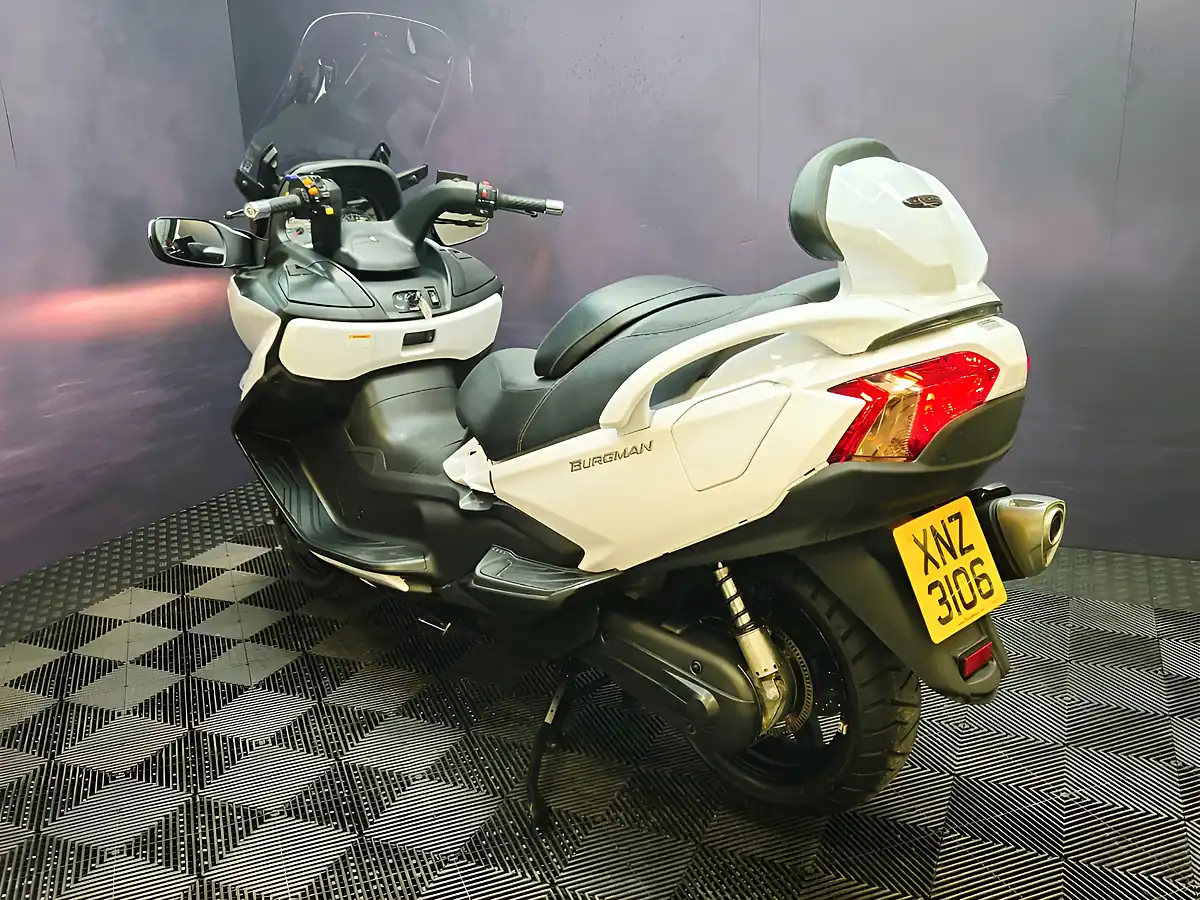 Used 2017 Suzuki Burgman an 650 Executive White - Interior and Exterior details 17