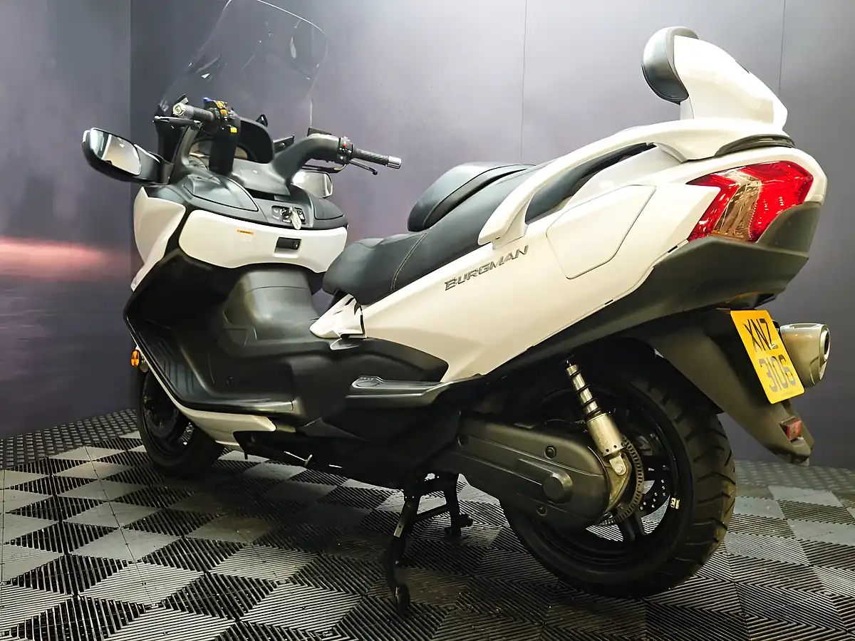 Used 2017 Suzuki Burgman an 650 Executive White - Interior and Exterior details 19