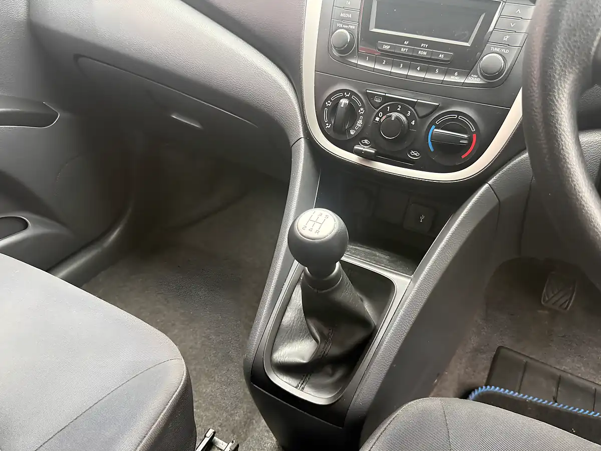 Used 2017 Suzuki Celerio SZ2 Silver - Interior and Exterior details 16