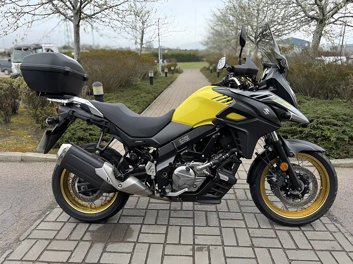 Used 2017 Suzuki Dl 650 X AL7 Yellow - Front View