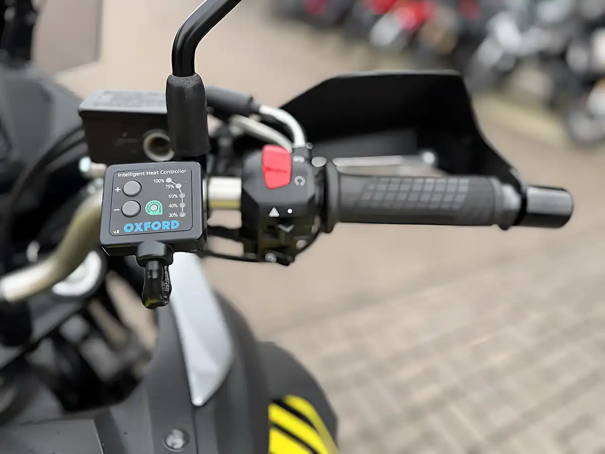 Used 2017 Suzuki Dl 650 X AL7 Yellow - Interior and Exterior details 11