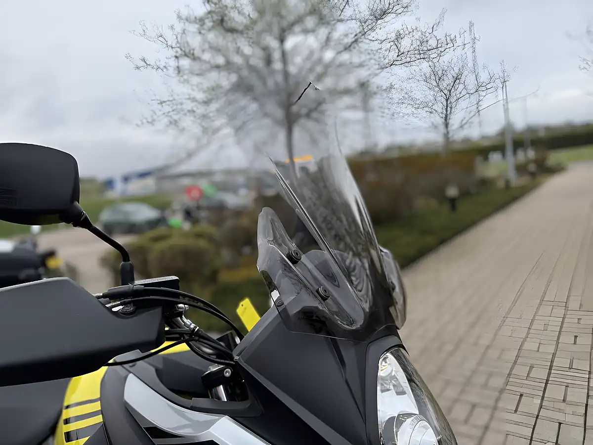 Used 2017 Suzuki Dl 650 X AL7 Yellow - Interior and Exterior details 17
