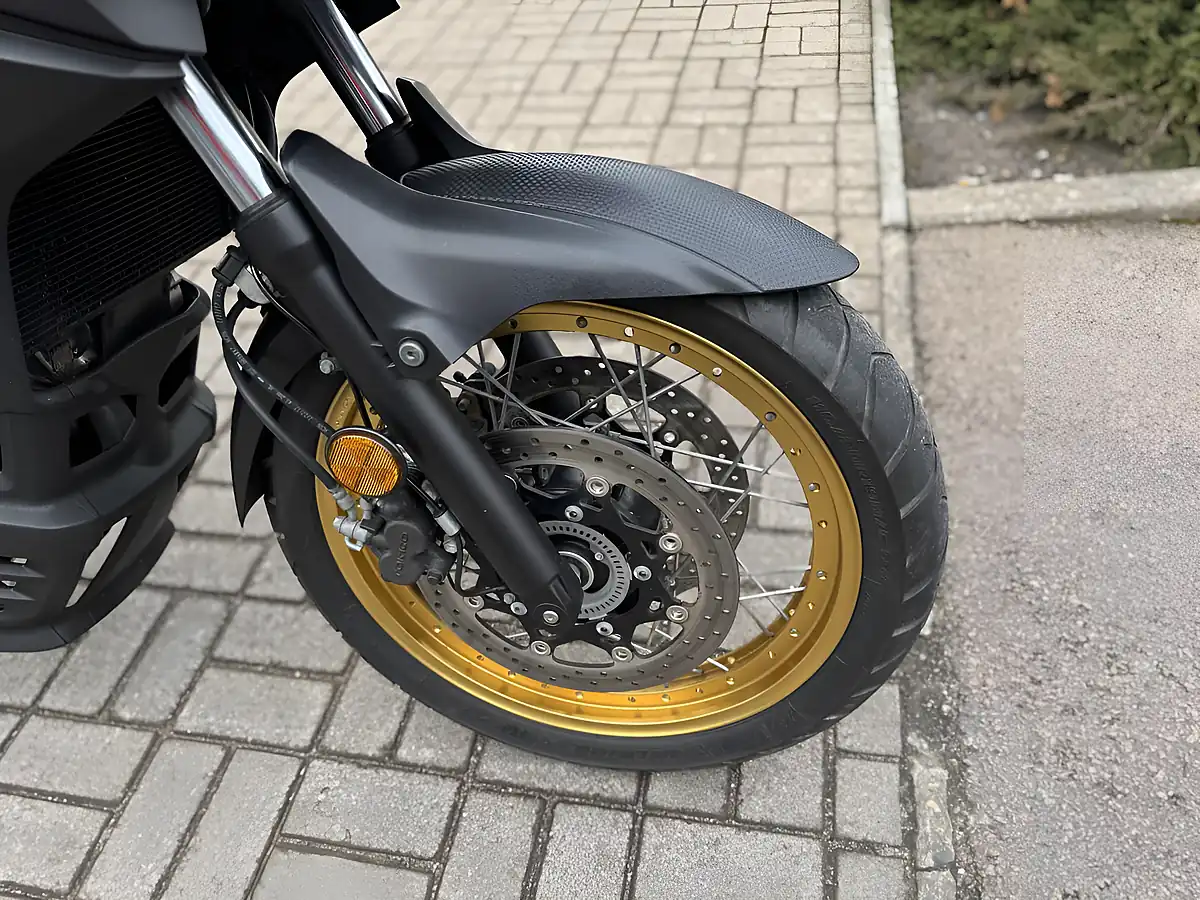 Used 2017 Suzuki Dl 650 X AL7 Yellow - Interior and Exterior details 18