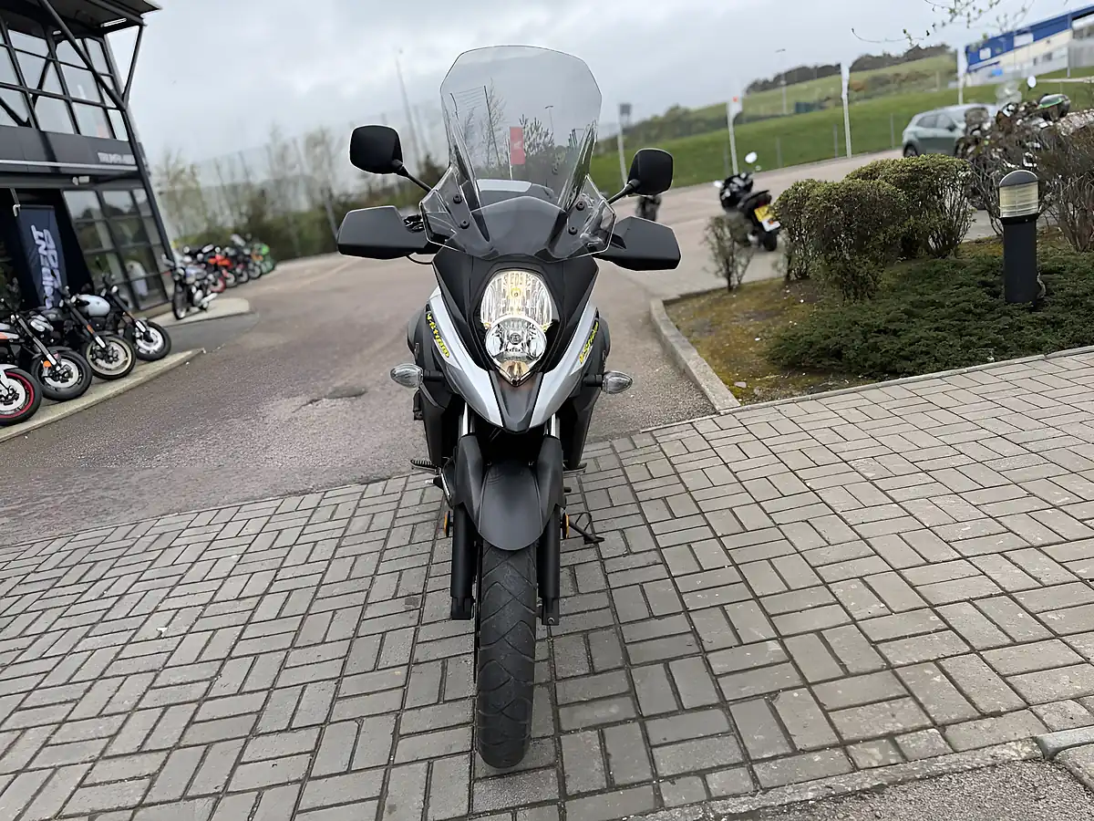 Used 2017 Suzuki Dl 650 X AL7 Yellow - Interior and Exterior details 4