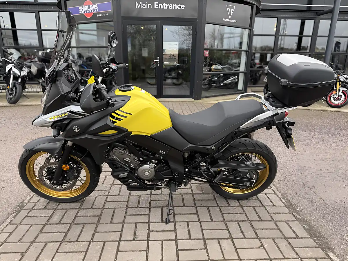 Used 2017 Suzuki Dl 650 X AL7 Yellow - Interior and Exterior details 6