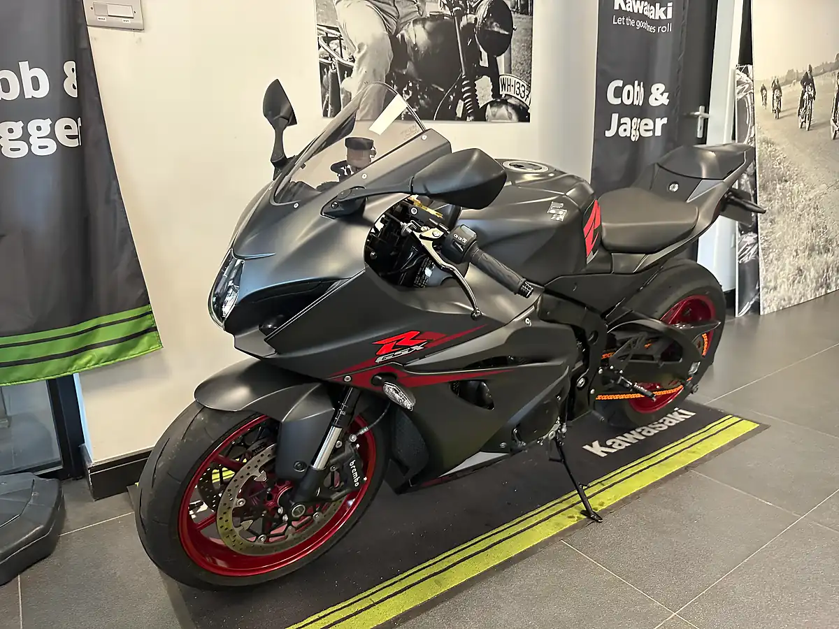 Used 2017 Suzuki Gsx-R 1000R Sports Black - Interior and Exterior details 12