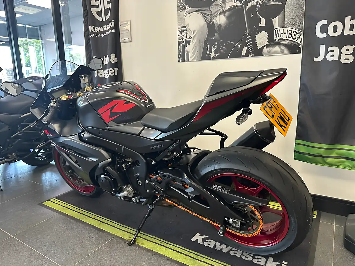 Used 2017 Suzuki Gsx-R 1000R Sports Black - Interior and Exterior details 18