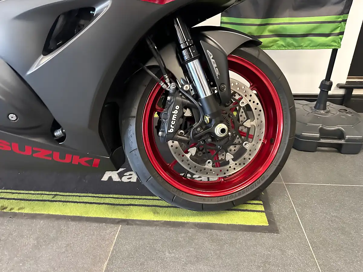 Used 2017 Suzuki Gsx-R 1000R Sports Black - Interior and Exterior details 7